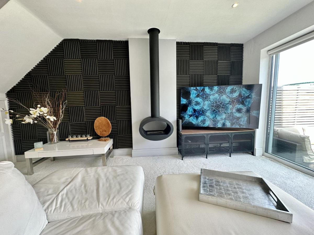 Fantastic 2-Bed House With Parking - Hosted By Hutch Lifestyle Villa Leamington Spa Kültér fotó